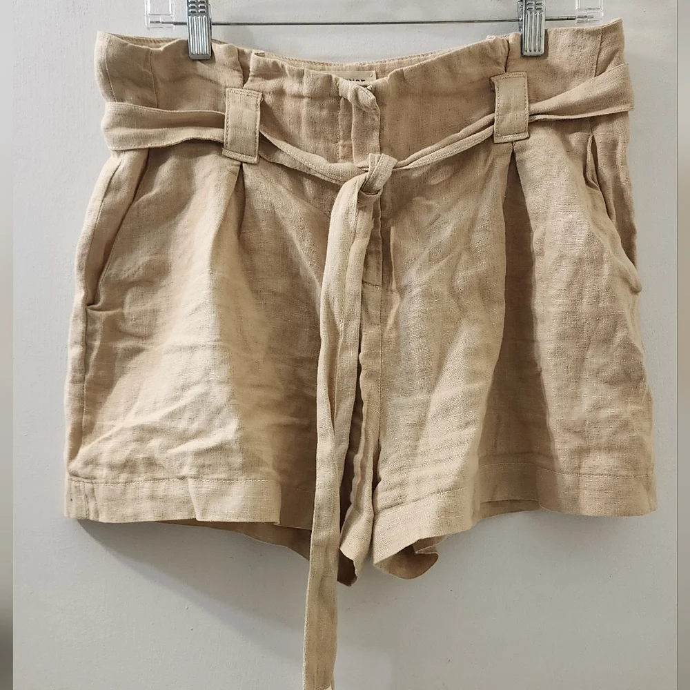 L'Agence Women's Tan Linen Shorts, Size Medium.